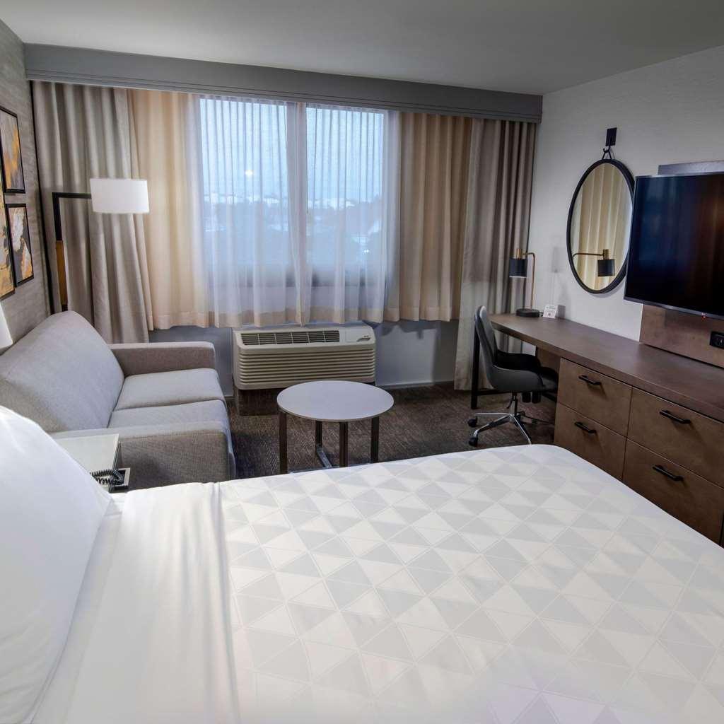 Doubletree By Hilton Buena Park Hotel Room photo